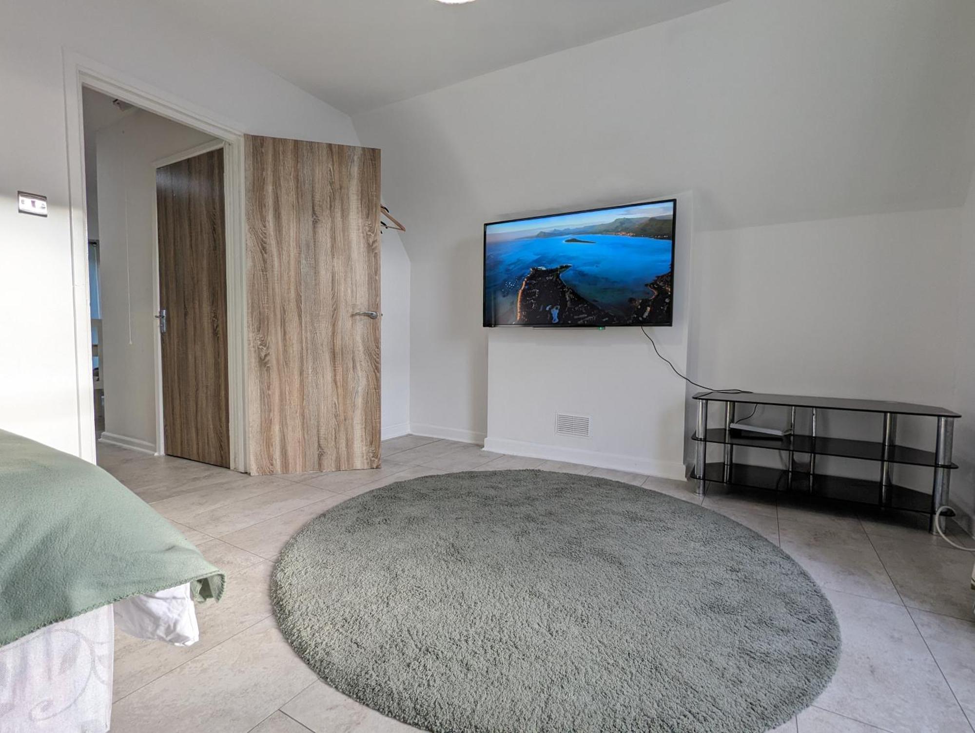 Apartment Inner-city - Basic Amenites *
