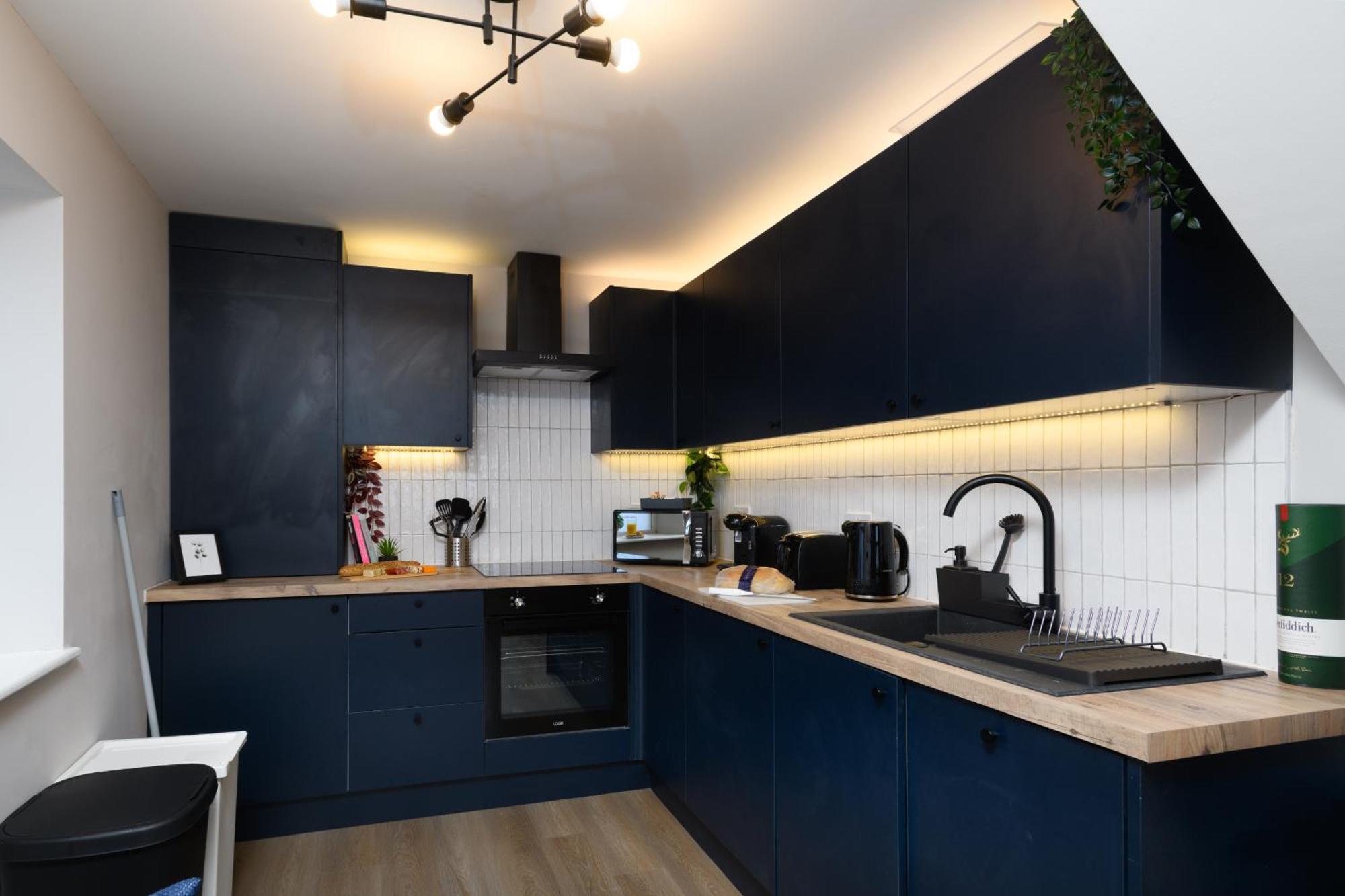 Gad By Koya Homes - 2 Ensuite Bedroom Apartment, Centre, Free Parking Apartment *