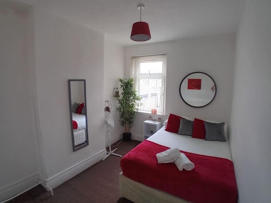 Large Family Location 3 Double Bedrooms And 1 Single Bedroom Holiday home Cardiff