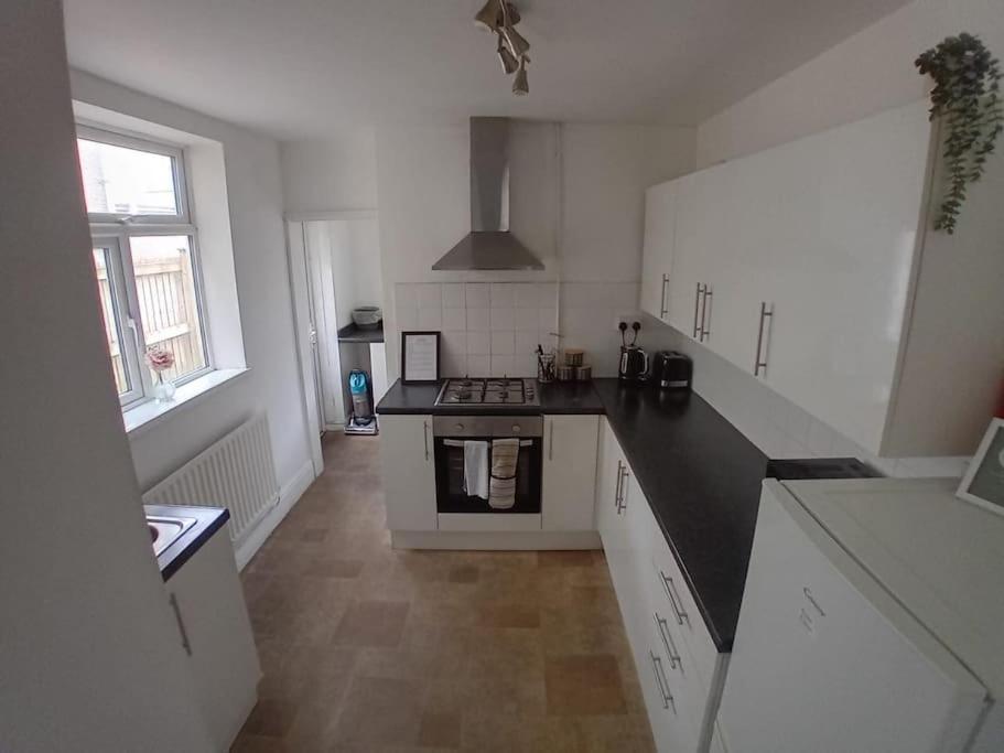 Large Family Location 3 Double Bedrooms And 1 Single Bedroom Holiday home
