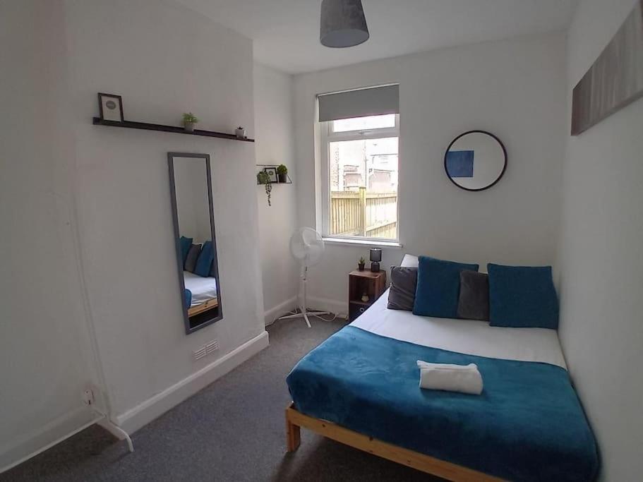 Large Family Location 3 Double Bedrooms And 1 Single Bedroom * Cardiff