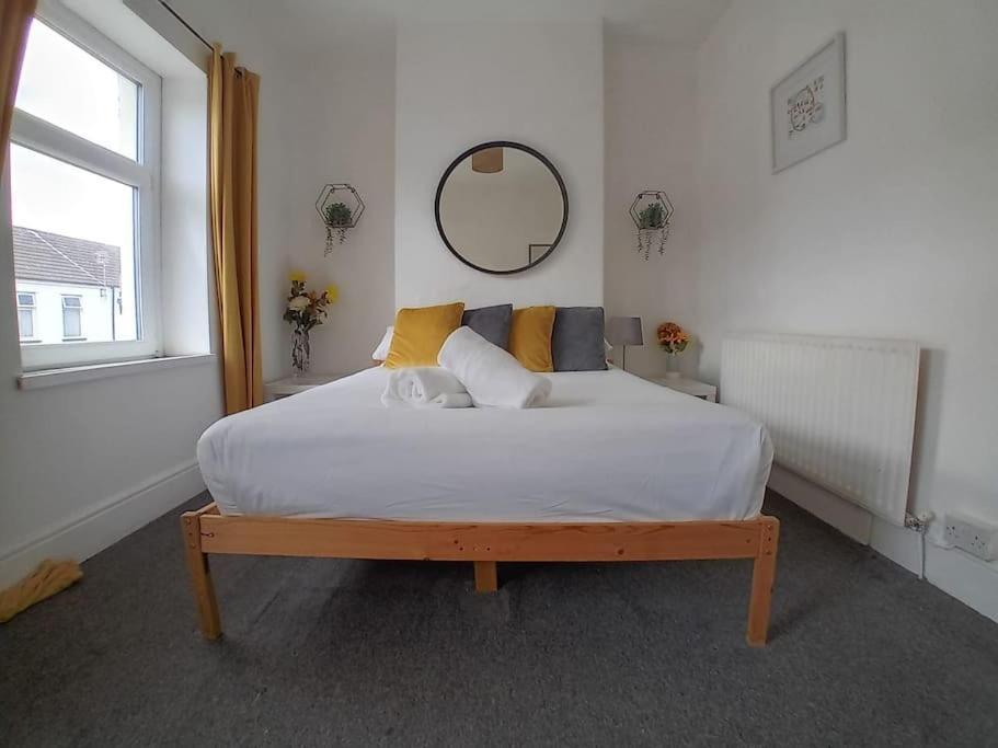 Large Family Location 3 Double Bedrooms And 1 Single Bedroom