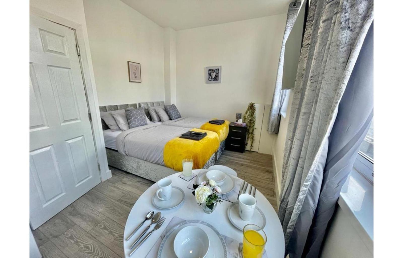 City Centre Apartment- Penarth Road * Cardiff