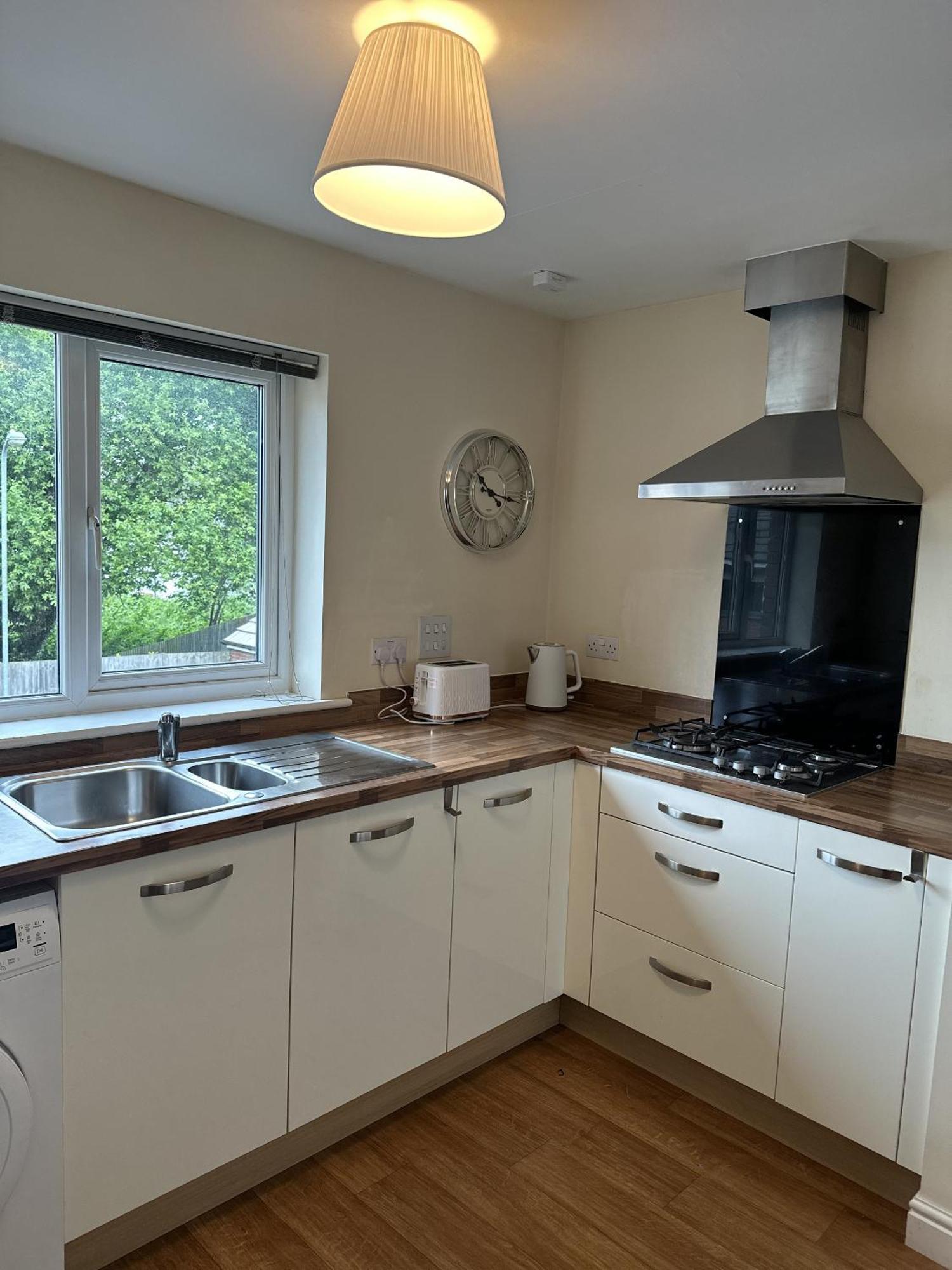 Apartment 2 Bdr City Centre With Parking