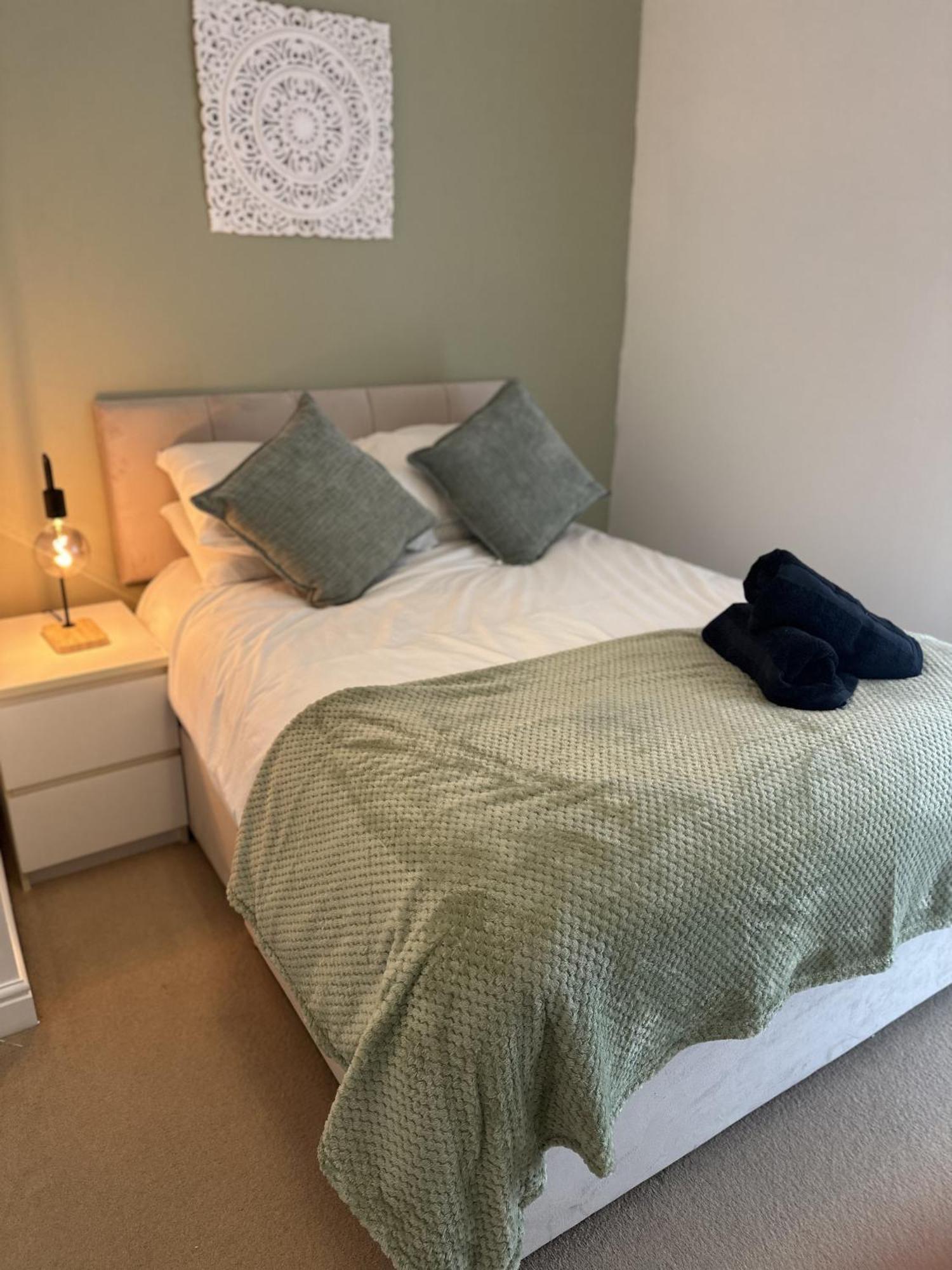 2 Bdr City Centre With Parking Apartment Cardiff