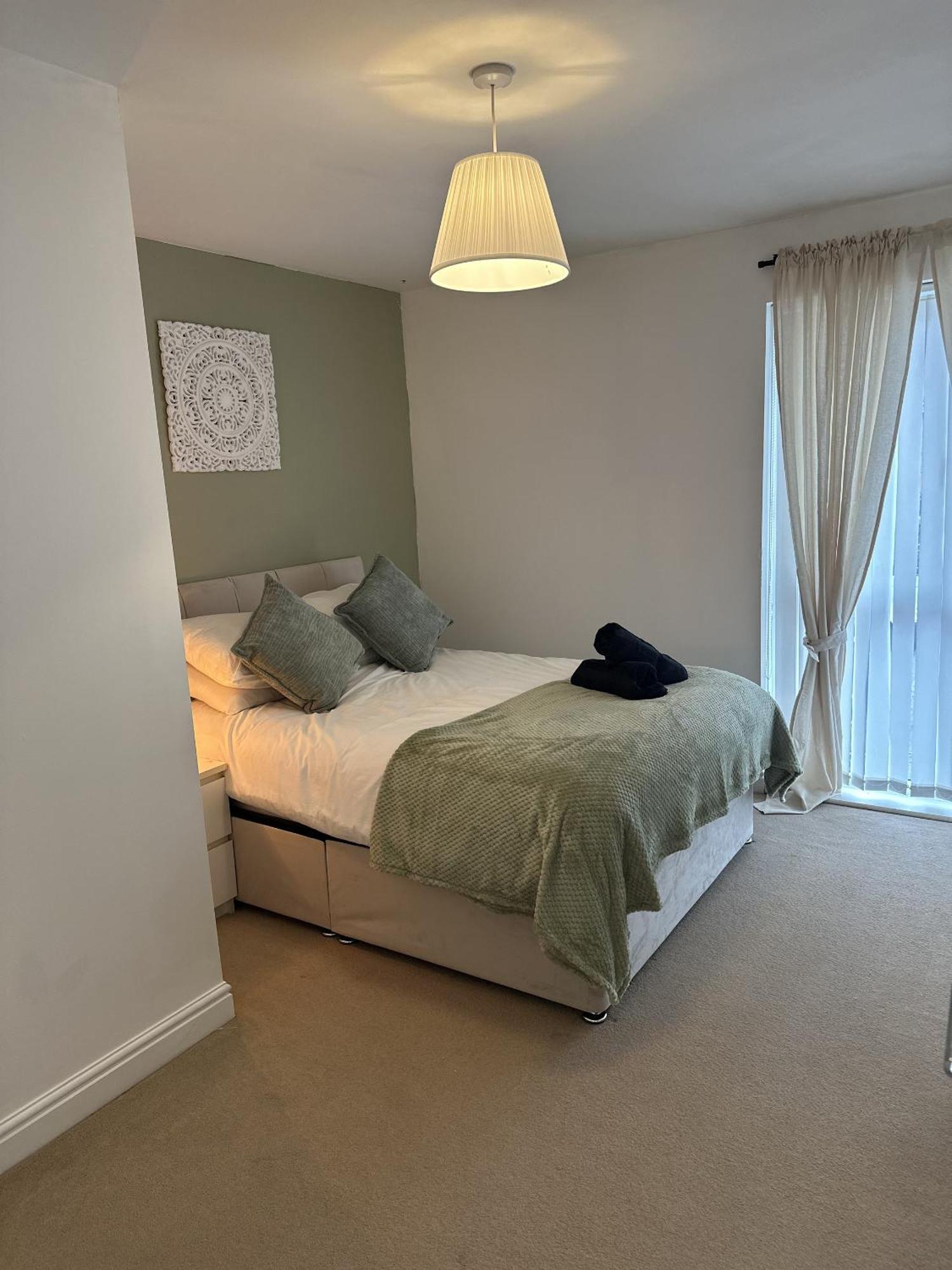 2 Bdr City Centre With Parking Apartment Cardiff
