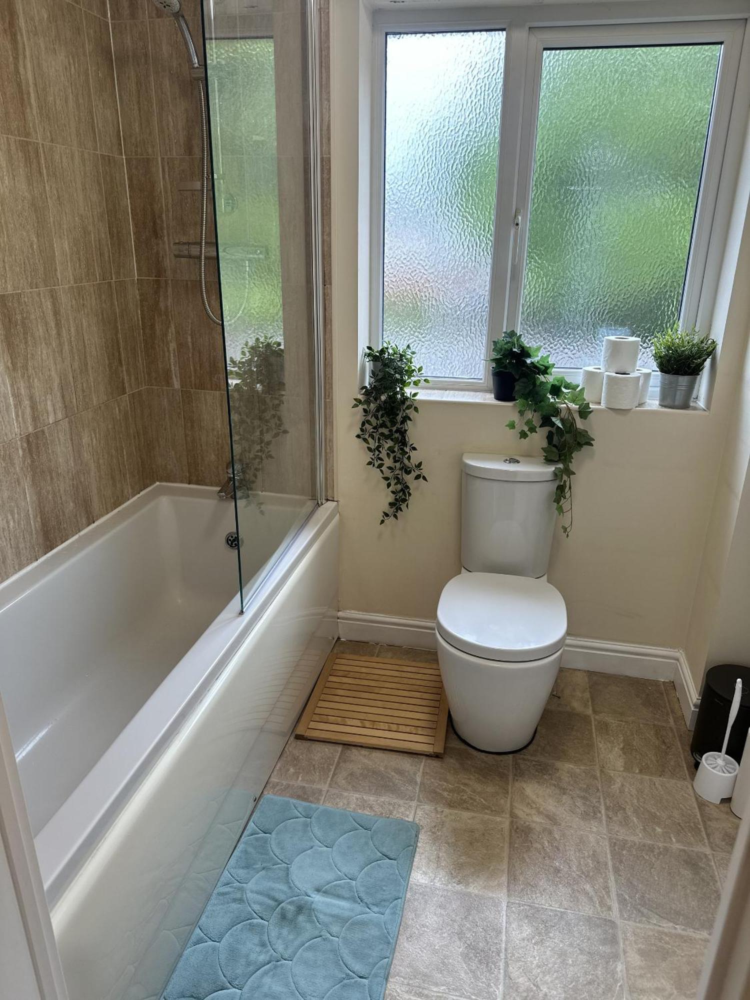 2 Bdr City Centre With Parking Apartment Cardiff