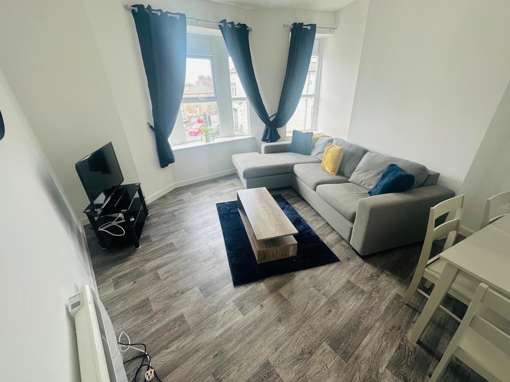 Flat 3 Mins To Centre Sleeps Up To 6 Cardiff