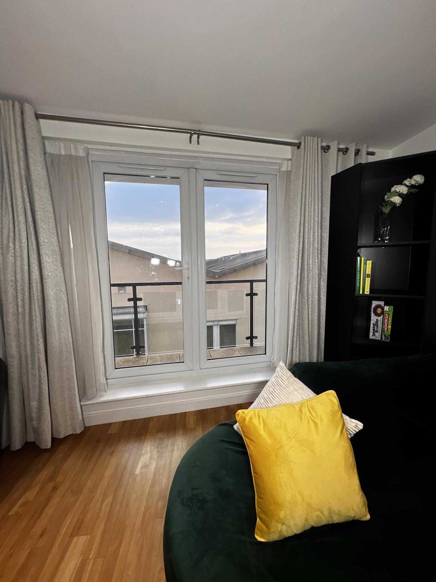 Emerald Apartment-2bed 2bath Bay,city Centre * Cardiff