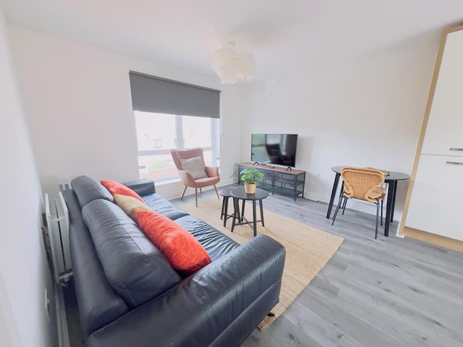 Noah By Koya Homes - 2-bed Apartment, Stadium View & Free Parking