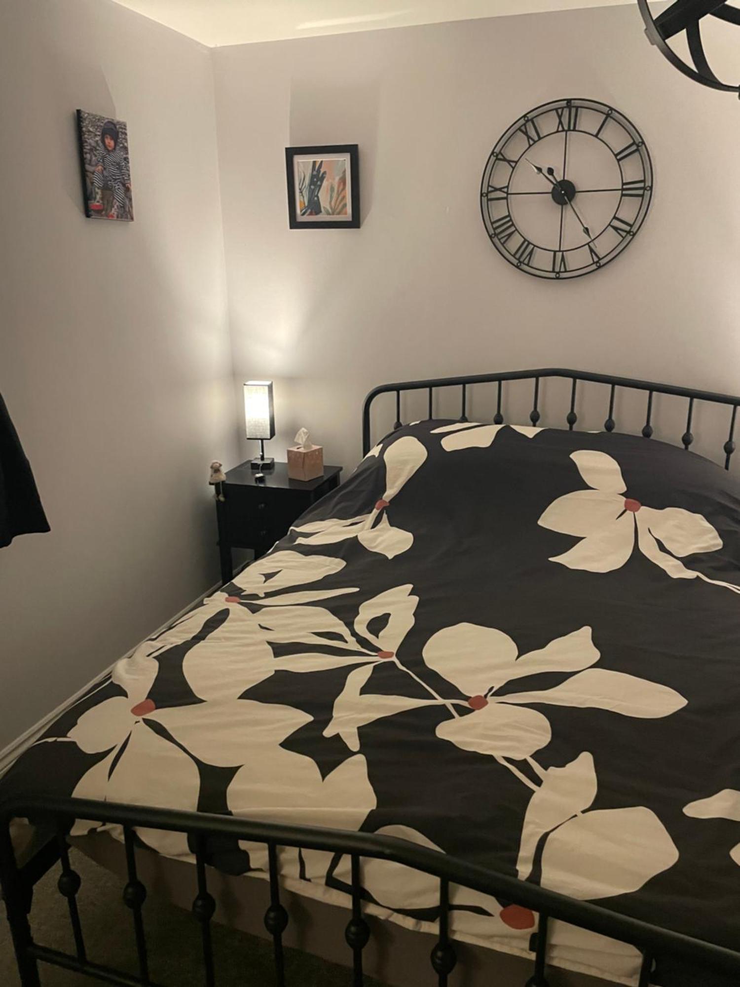 Cosy From With Private Bathroom - Free Parking