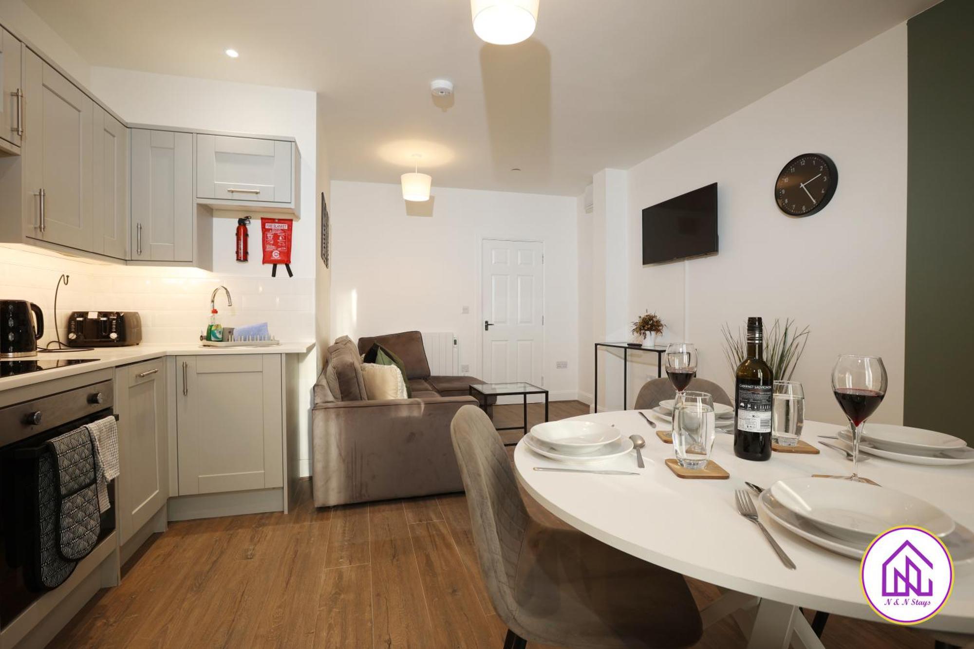 North Road - Perfectly Placed, Close To Town & Castle With Private Parking Cardiff