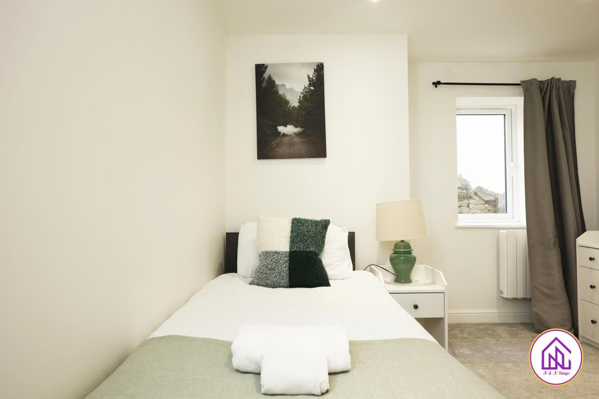 North Road - Perfectly Placed, Close To Town & Castle With Private Parking Apartment