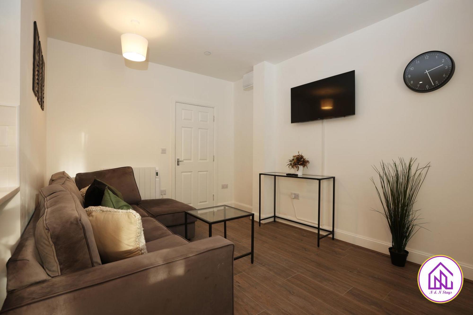 North Road - Perfectly Placed, Close To Town & Castle With Private Parking Apartment Cardiff