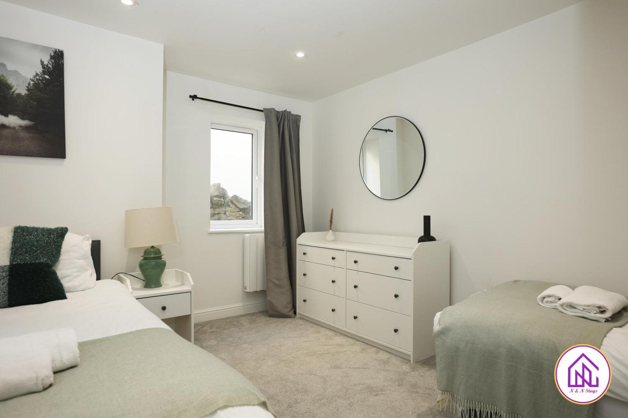 North Road - Perfectly Placed, Close To Town & Castle With Private Parking