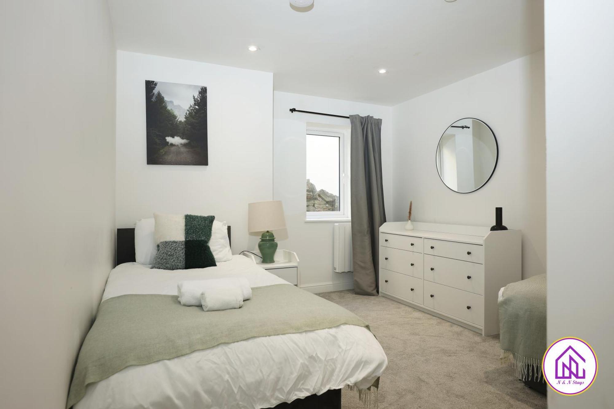 North Road - Perfectly Placed, Close To Town & Castle With Private Parking Apartment