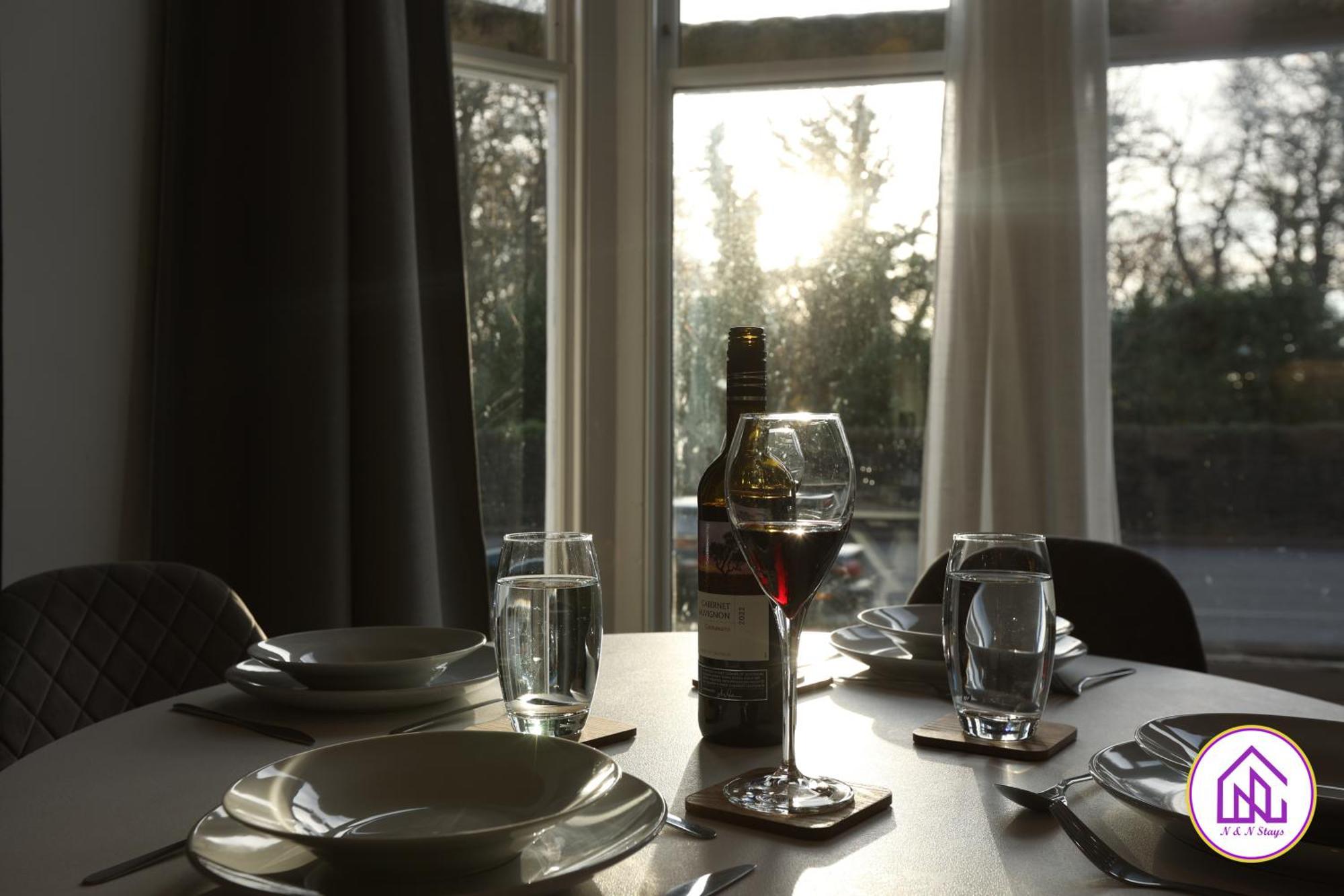 North Road - Perfectly Placed, Close To Town & Castle With Private Parking Cardiff