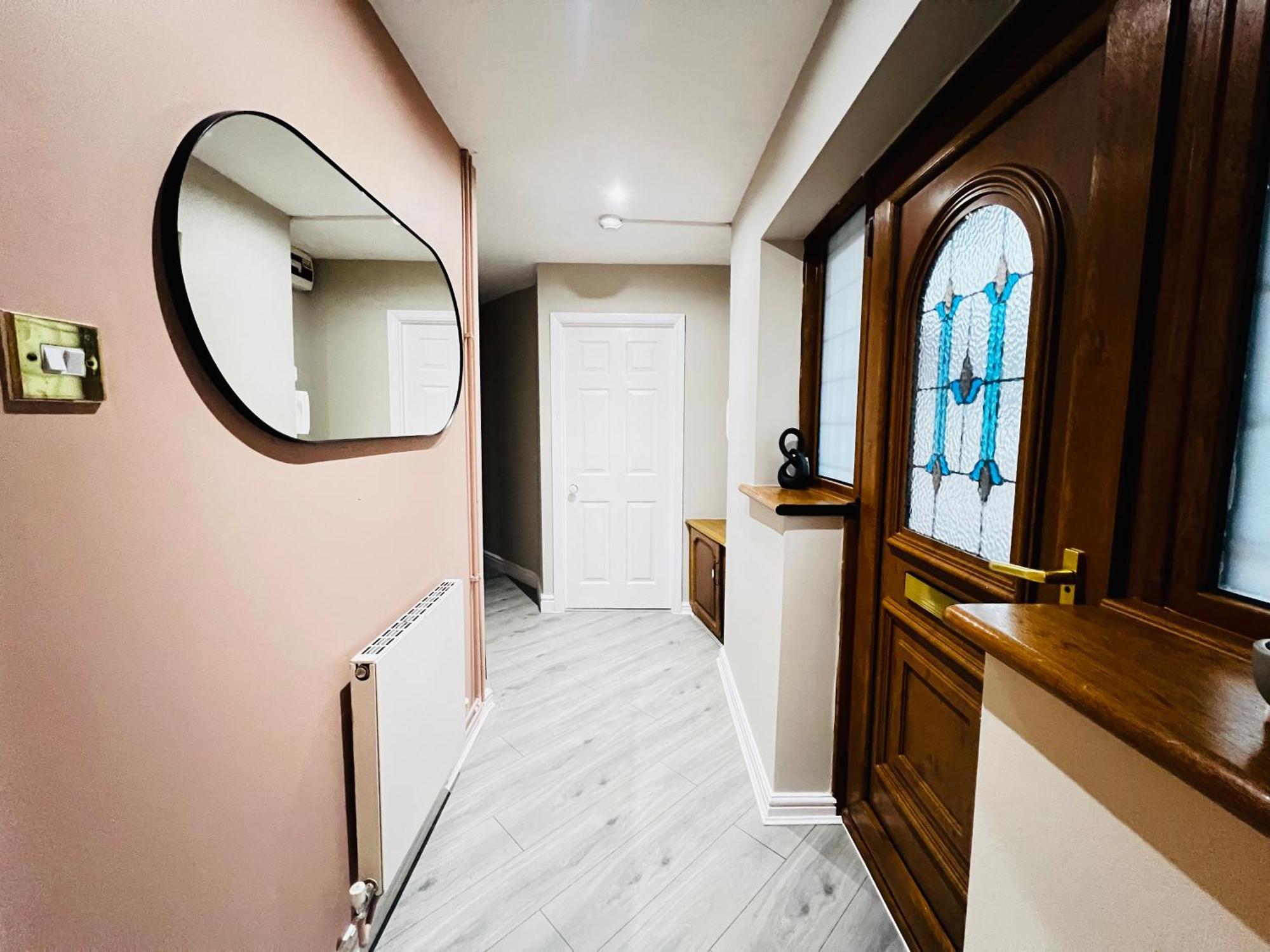 Irene By Koya Homes - 2-bedroom Bungalow, Centre & Free Parking Cardiff