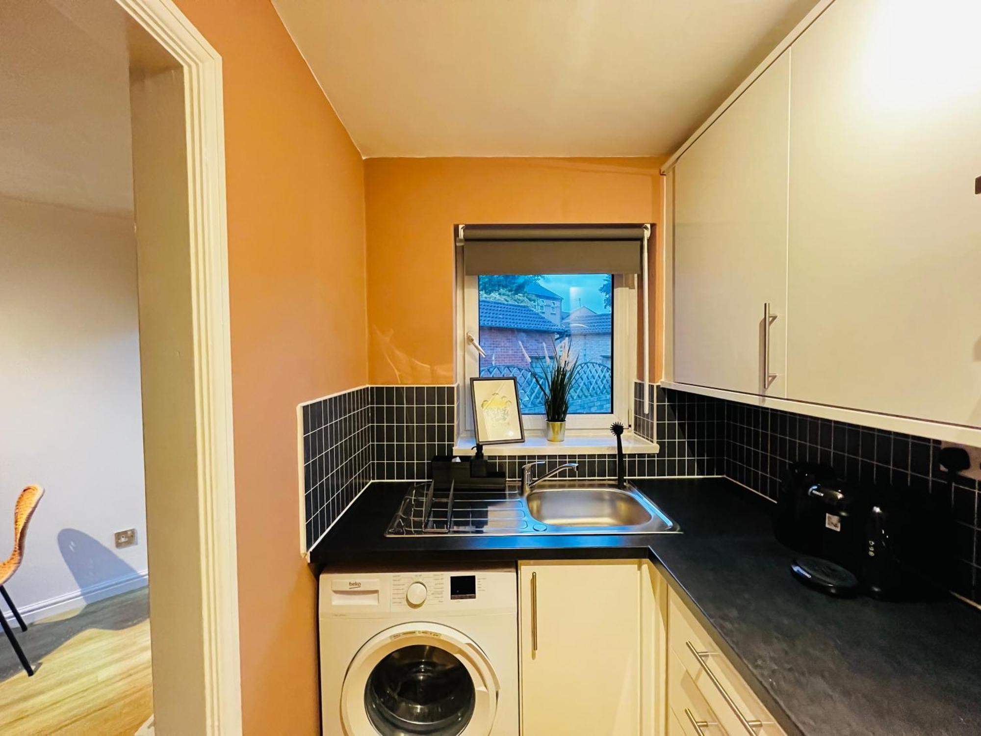 Holiday home Irene By Koya Homes - 2-bedroom Bungalow, Centre & Free Parking *