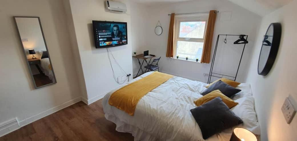 Apartment Inner-city - Basic Amenites *