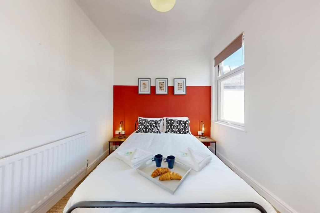 Apartment Centre - 2 Bed Apartment- Free Parking & Netflix Cardiff