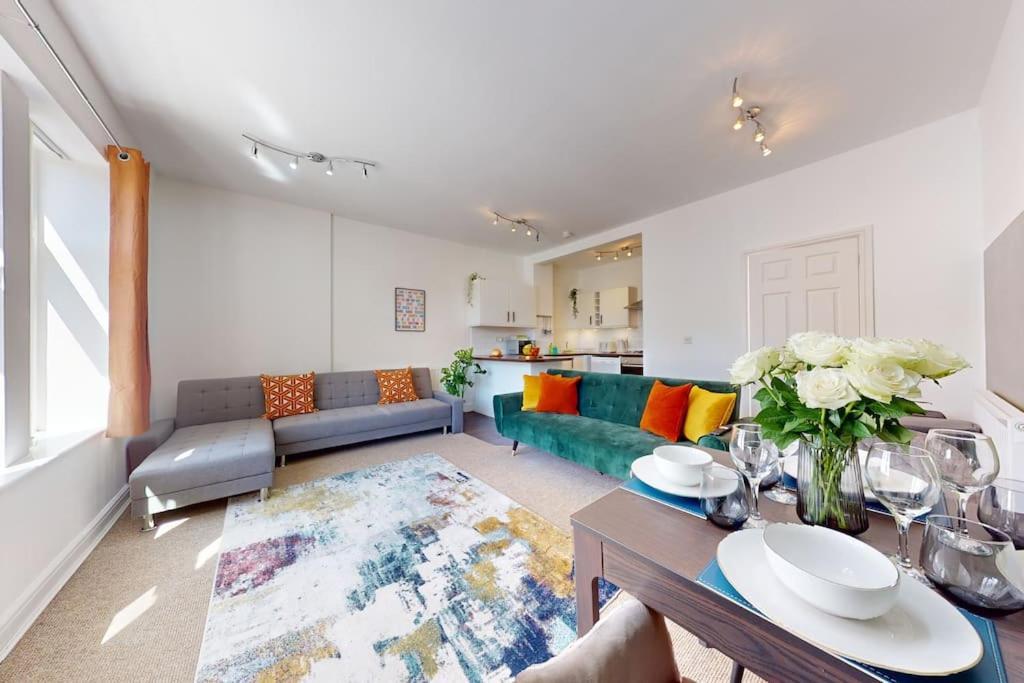 Apartment Centre - 2 Bed Apartment- Free Parking & Netflix Cardiff