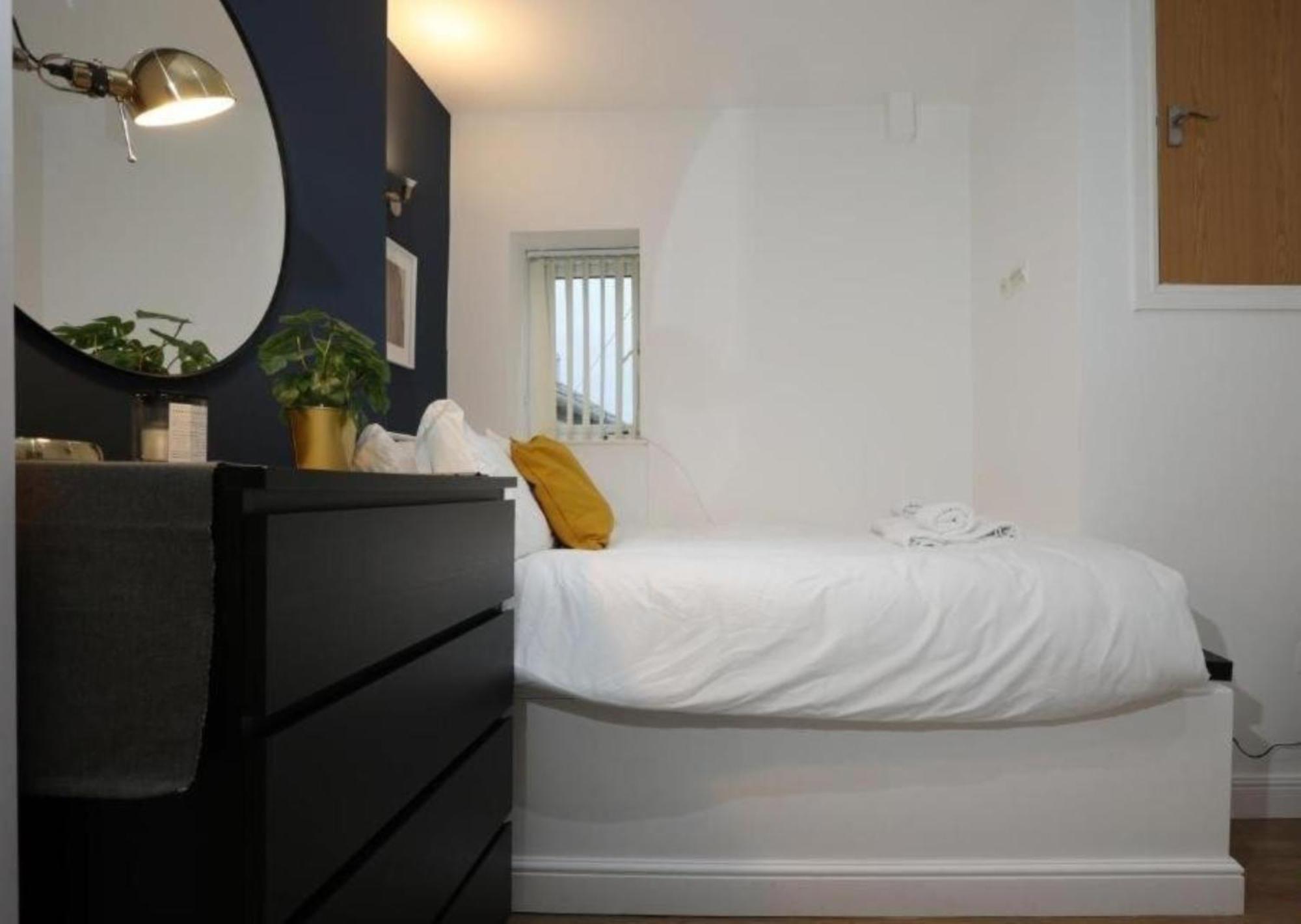 Cathedral By N And N Stays, Very Close To Principality Stadium Apartment Cardiff