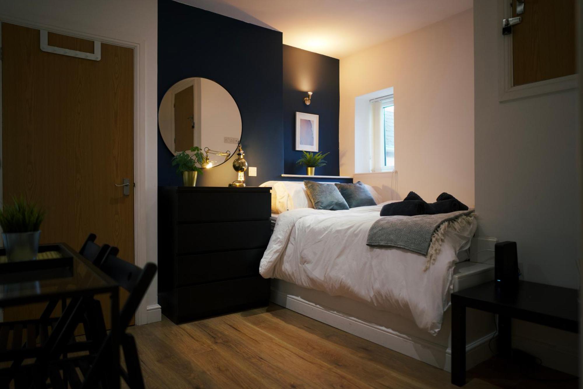 Luxury 3 Bed Centre *