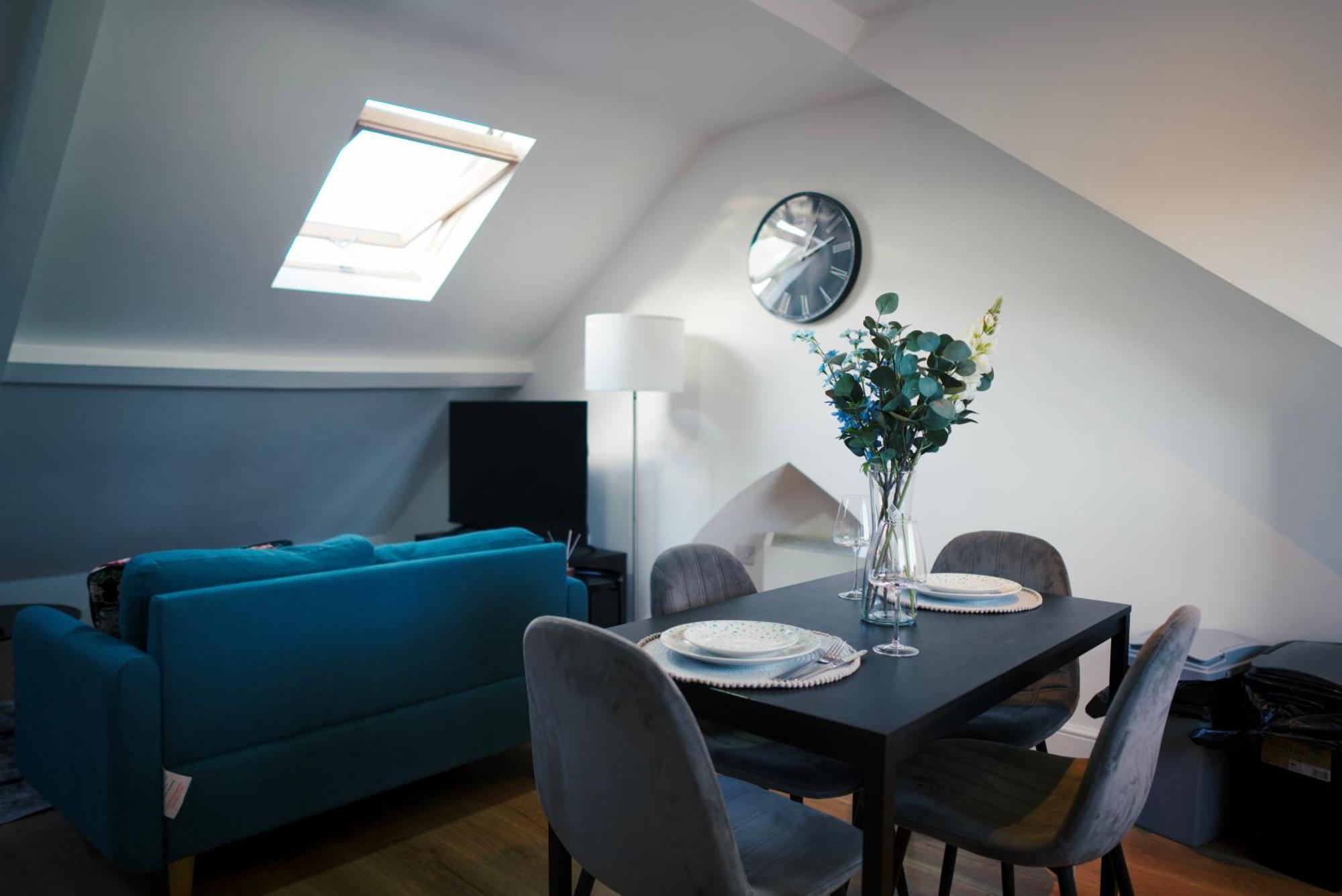 Luxury 3 Bed Centre Apartment