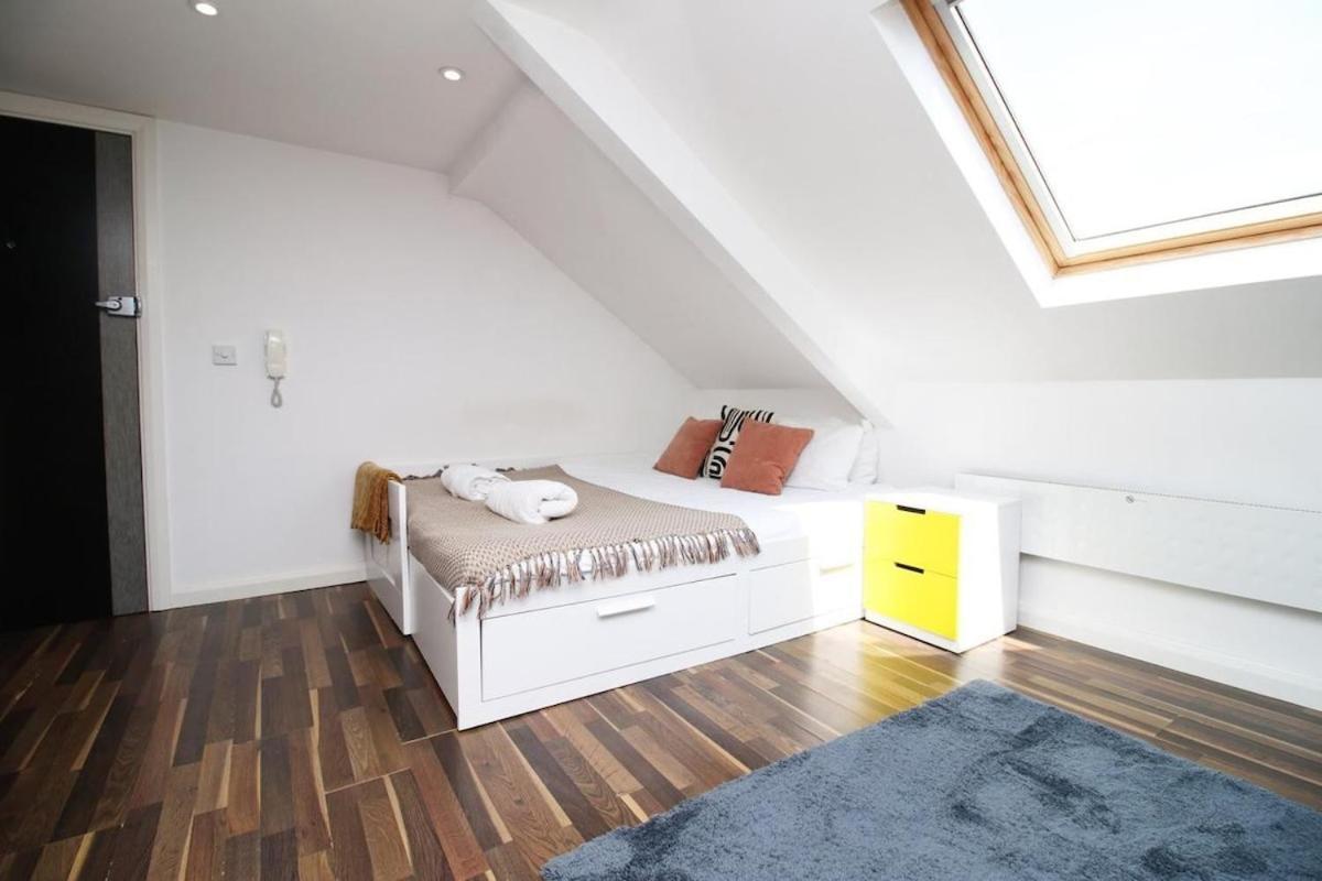 Chic & Trendy Apartment Cardiff
