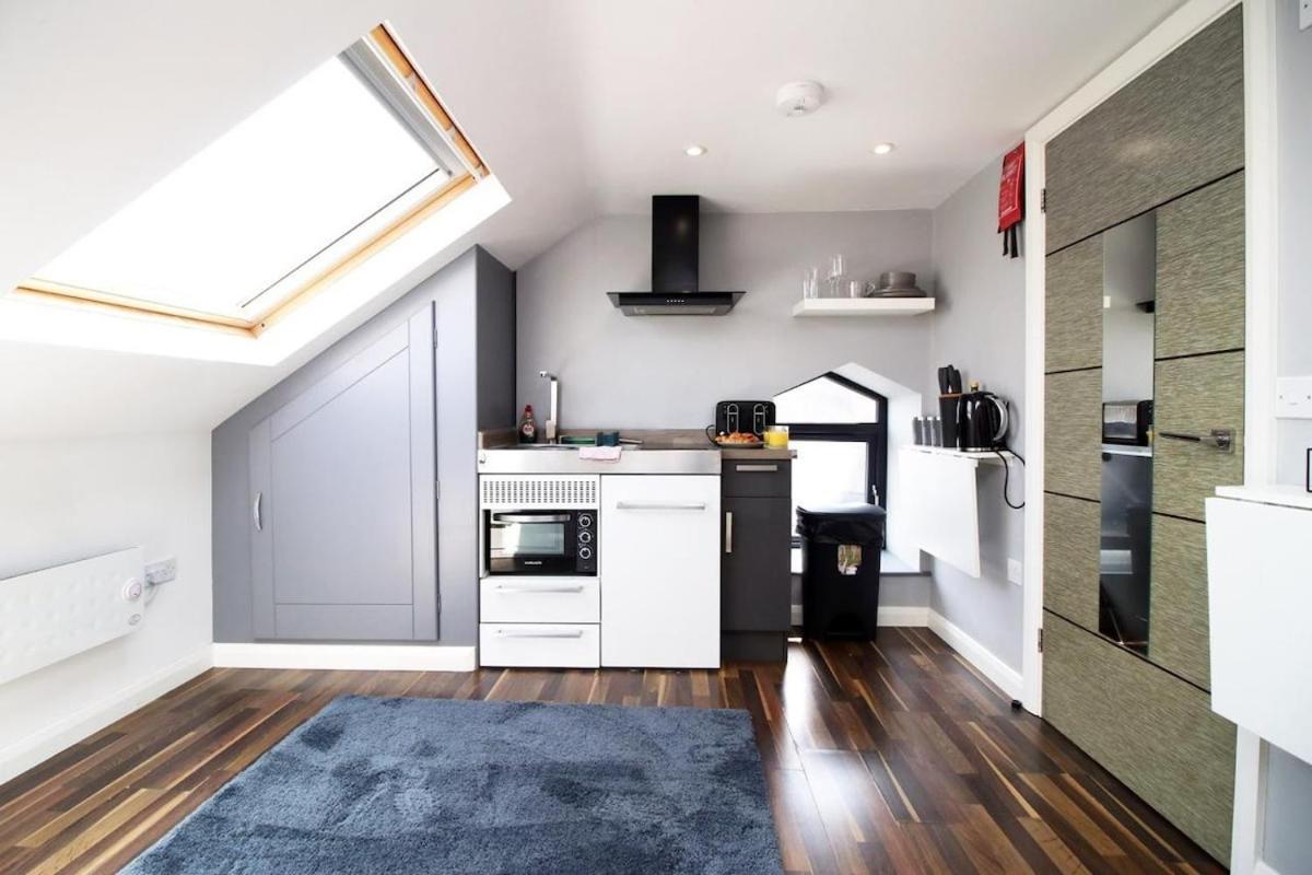 Apartment Chic & Trendy