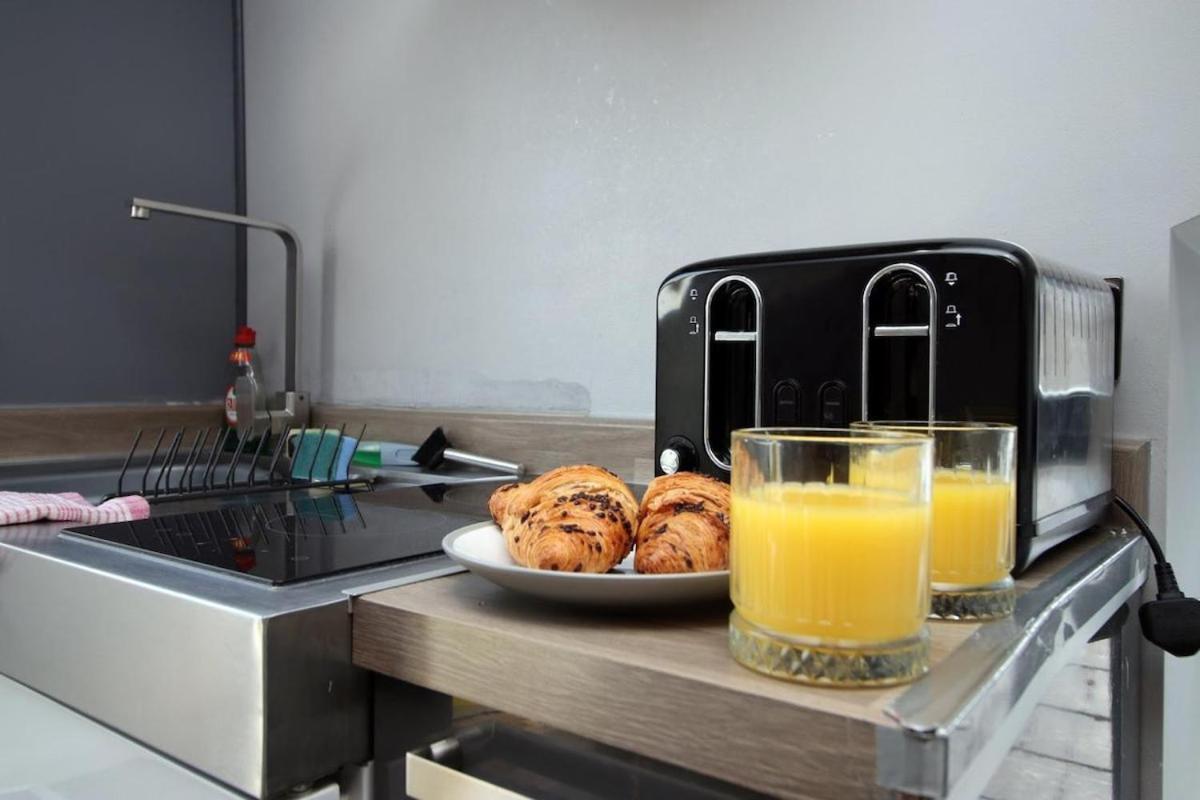 Apartment Chic & Trendy *
