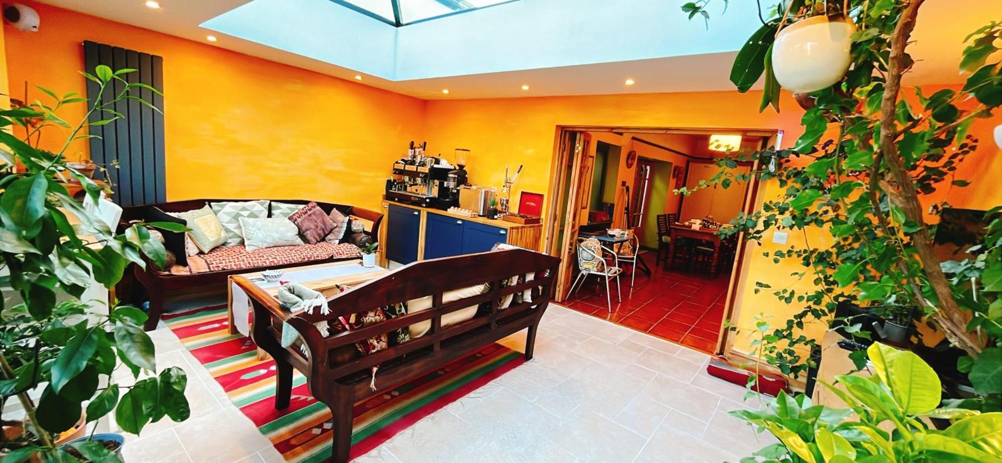 Funky Urban Jungle Bed & Breakfast Cardiff