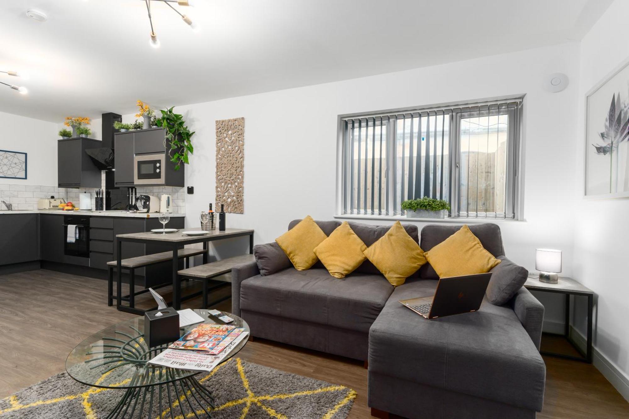 Nottage House Premier * Cardiff