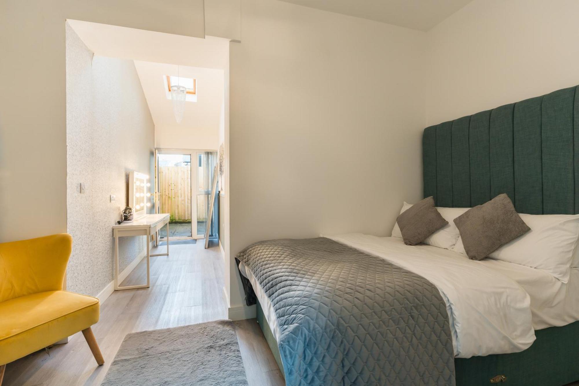 Nottage House Premier * Cardiff