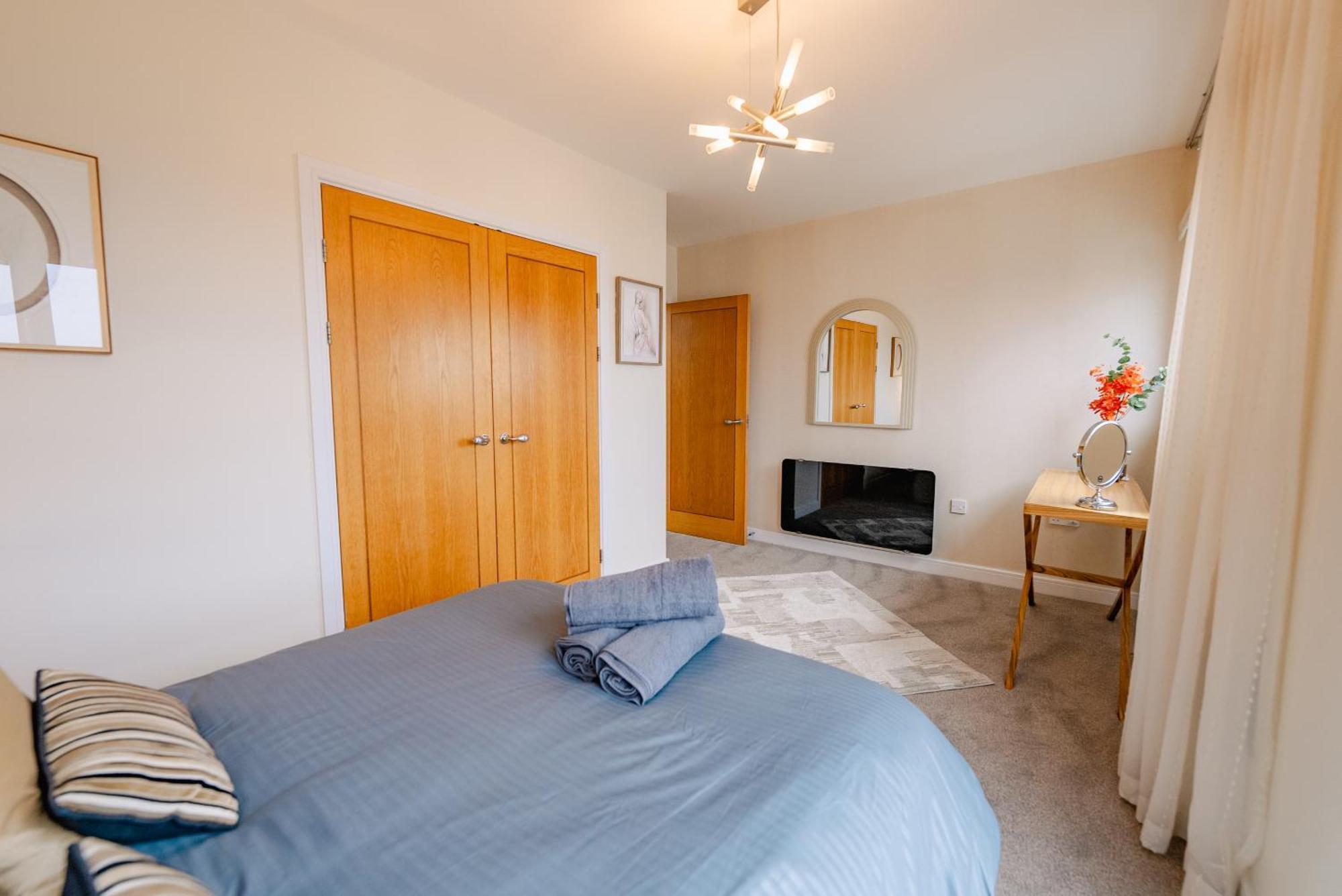 Luxurious Penthouse With Panoramic Views & Free Parking In Centre Apartment *