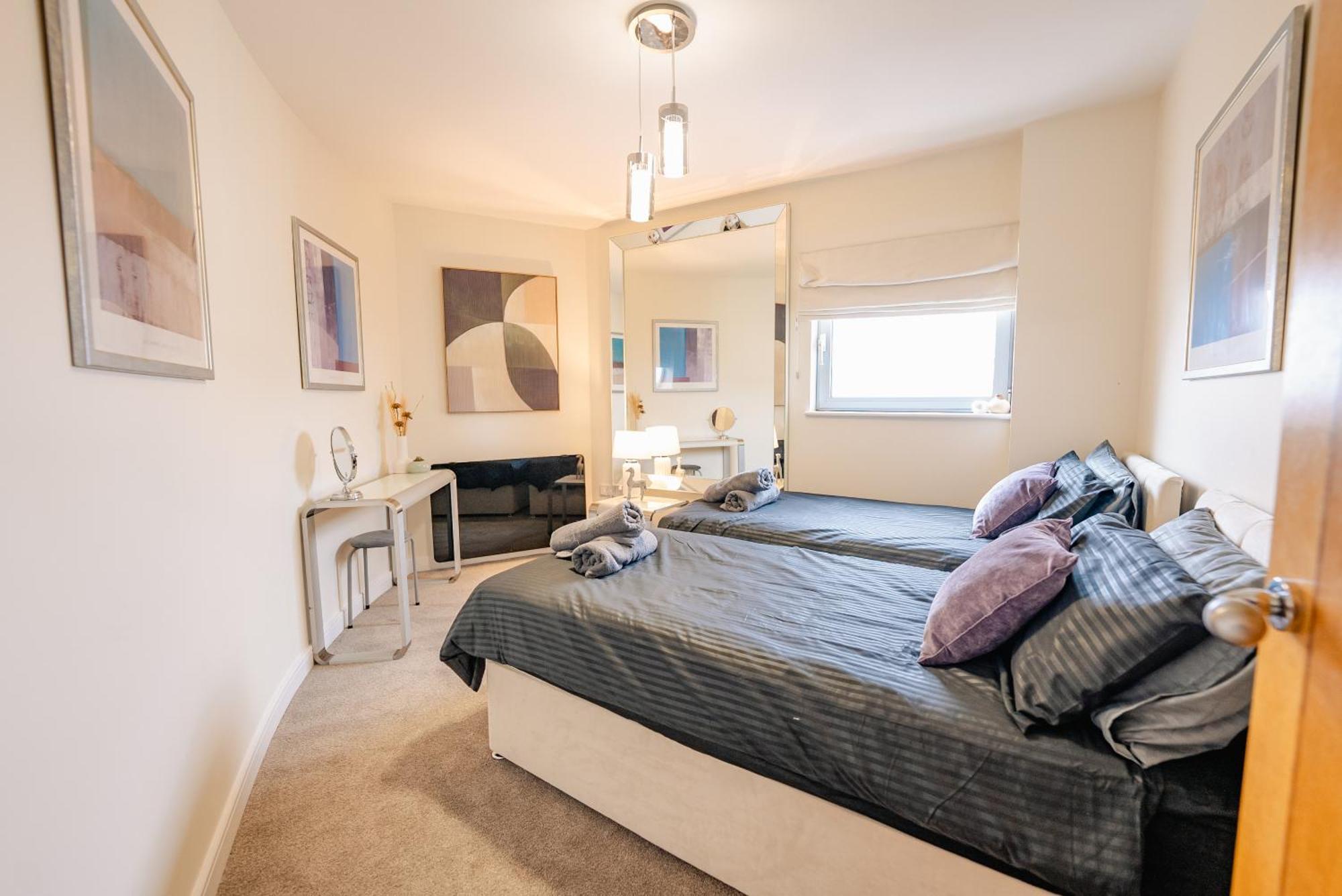Luxurious Penthouse With Panoramic Views & Free Parking In Centre * Cardiff