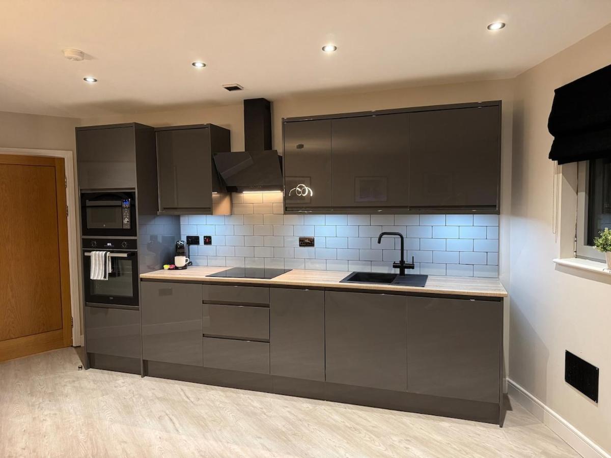 267 Stylish 2 Bed Centre Free Parking Cardiff