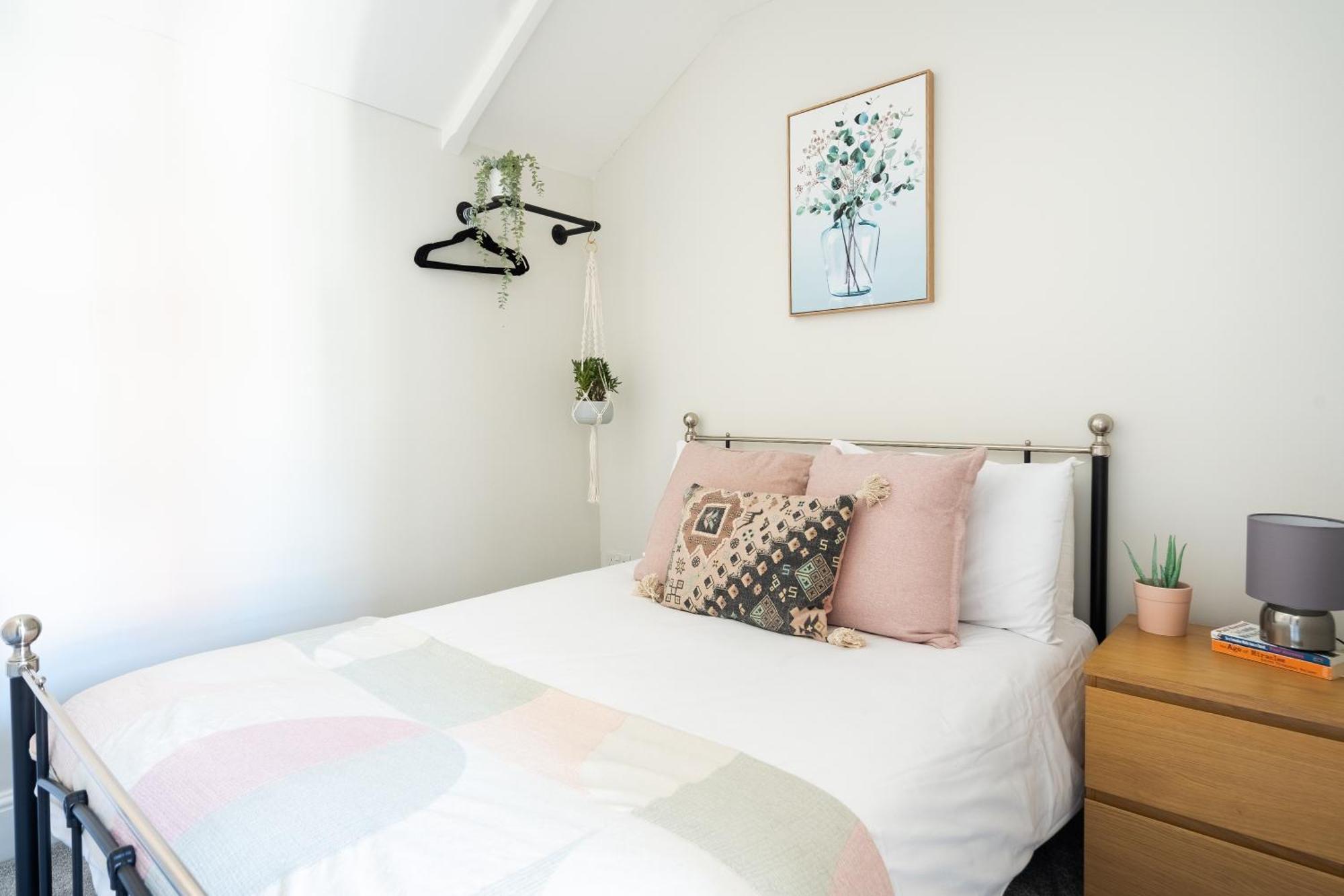 Howard Gardens - 1 Bedroom In Centre Cardiff