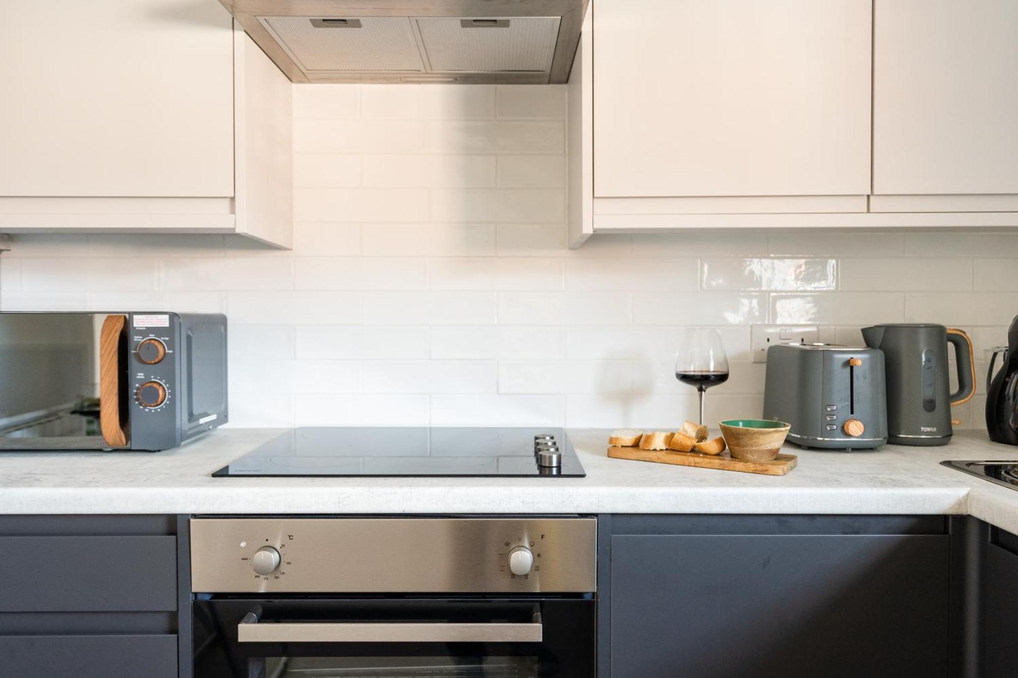 Howard Gardens - 1 Bedroom In Centre * Cardiff