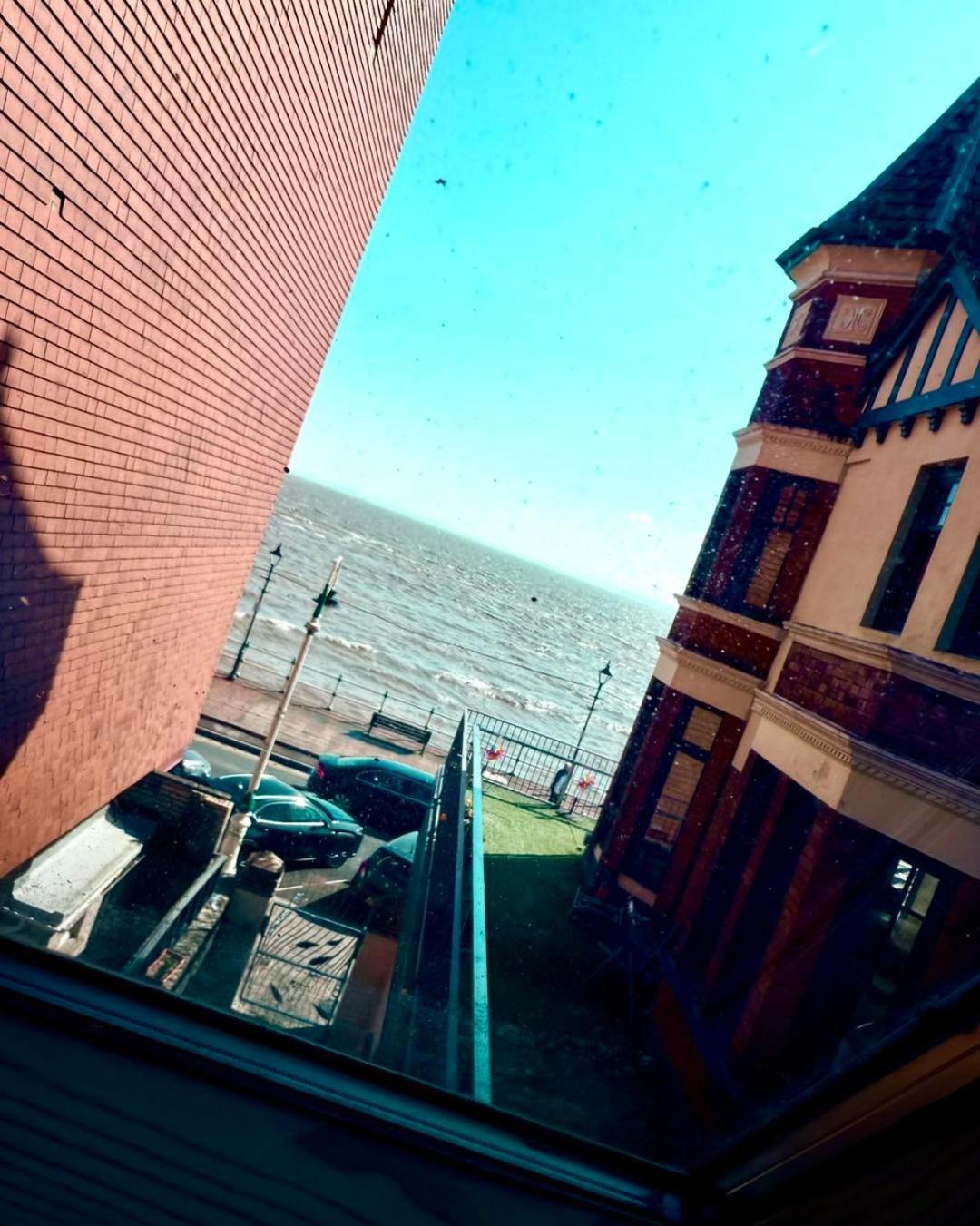 Seafront - The Nook Apartment