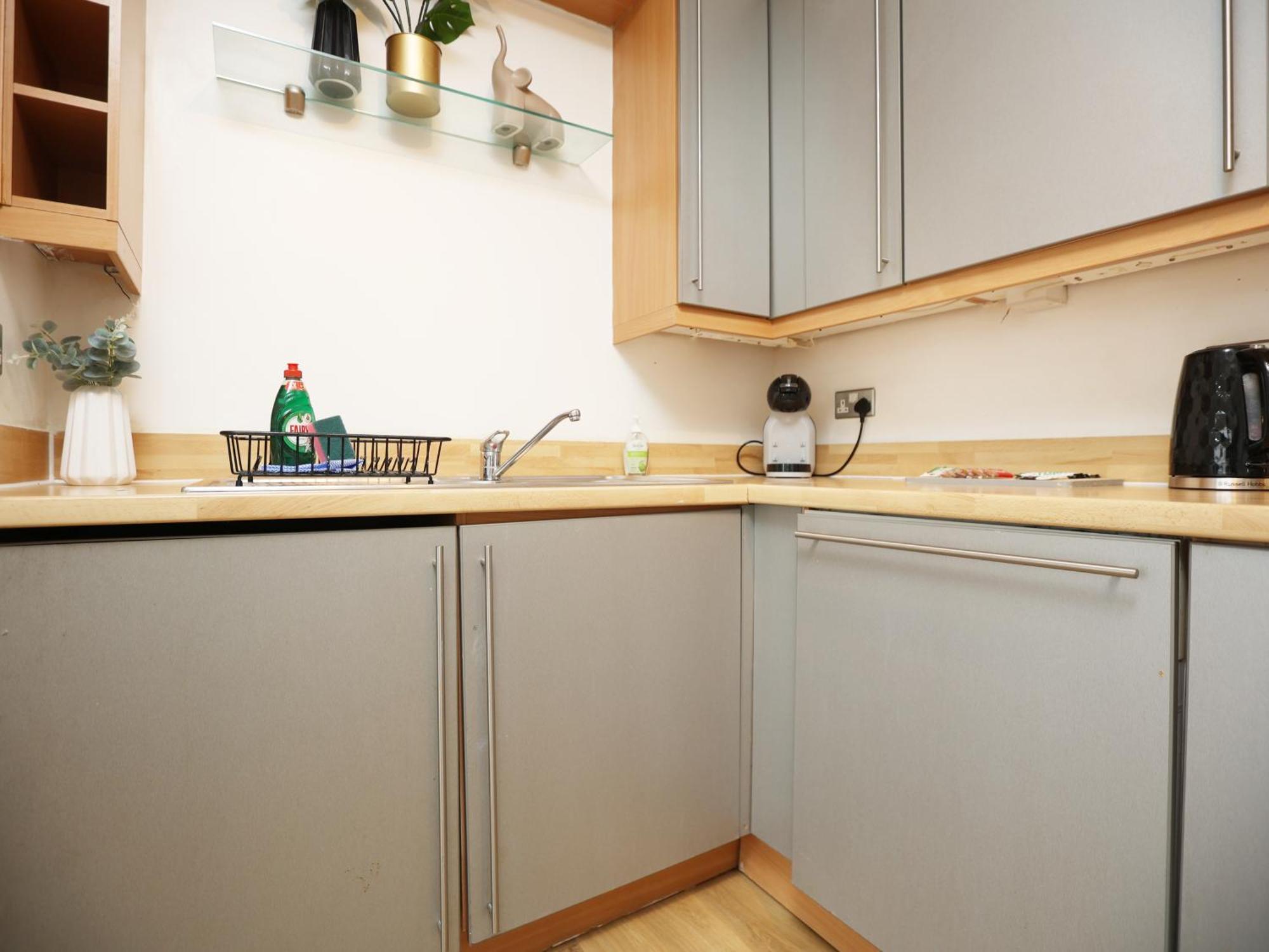 Queen Street Executive By N And N Stays, Close To Centre, Restaurants And Shops, Secure Private Parking, Perfect Location While Visiting For Work Or A Short Break Apartment Cardiff