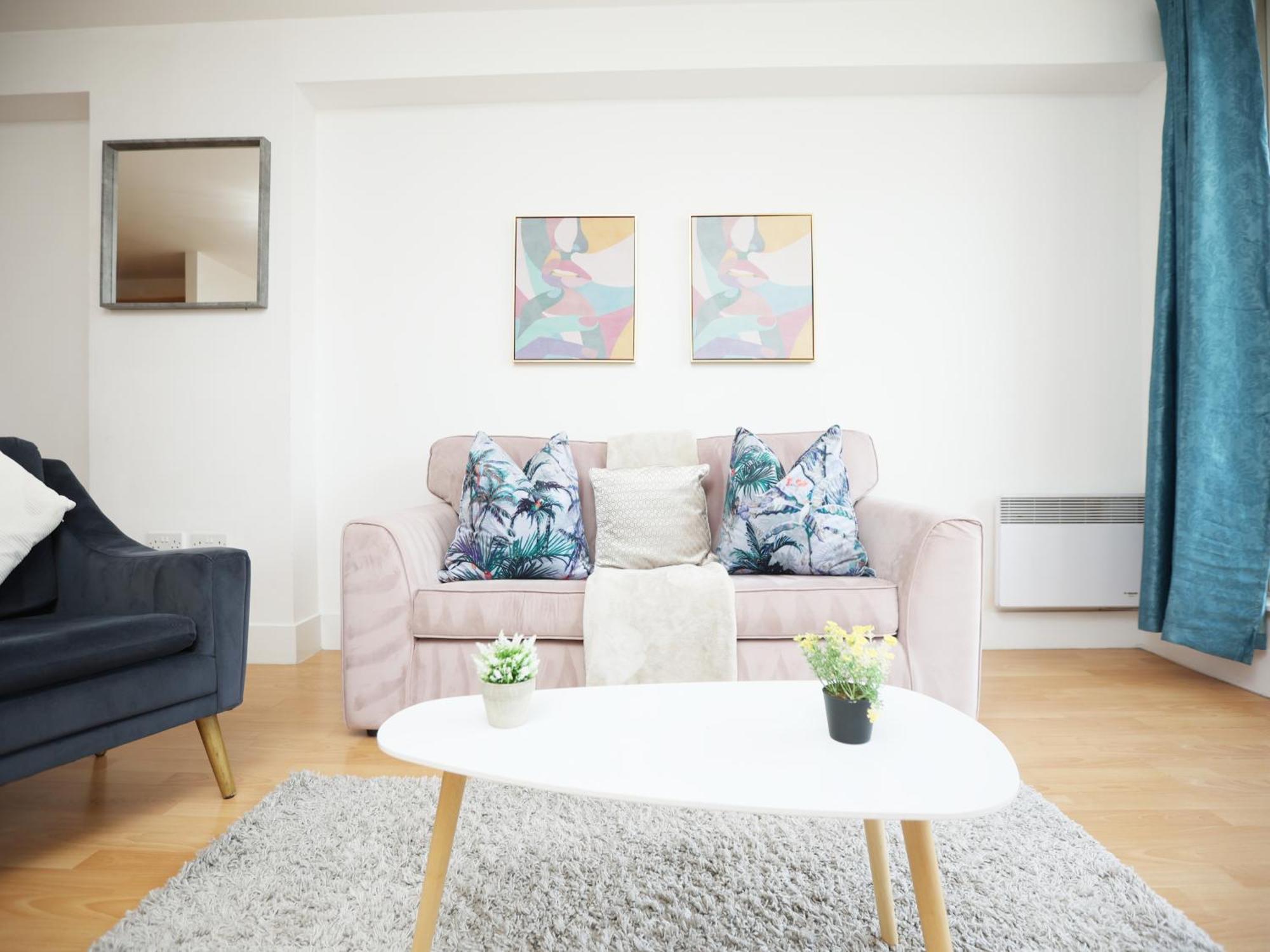Queen Street Executive By N And N Stays, Close To Centre, Restaurants And Shops, Secure Private Parking, Perfect Location While Visiting For Work Or A Short Break Apartment Cardiff