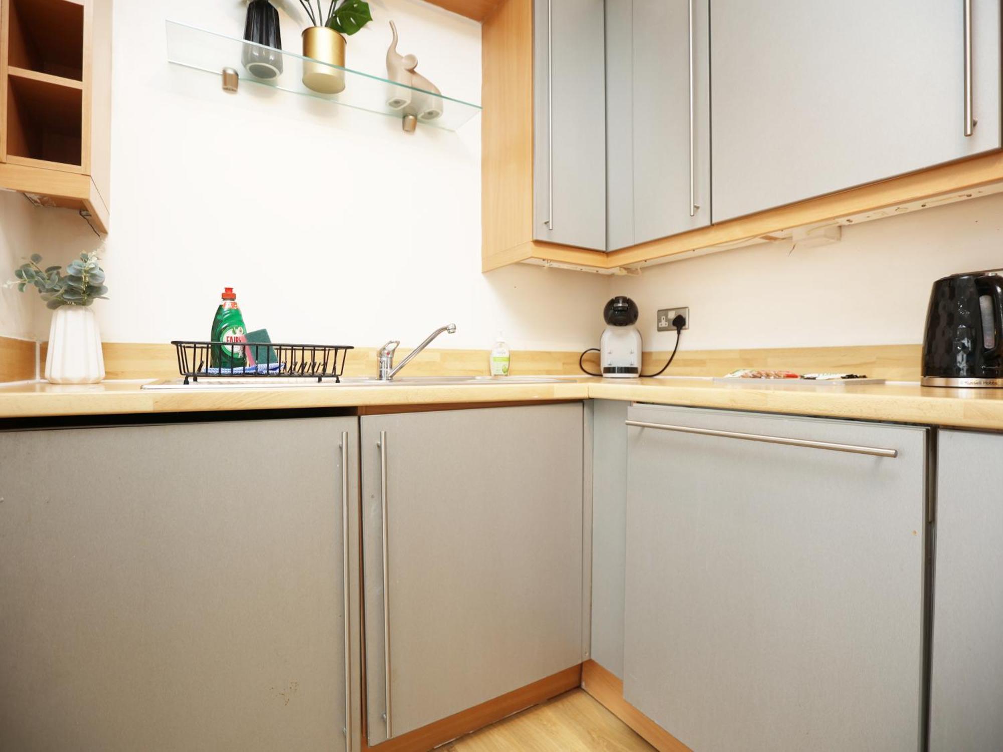 Queen Street Executive By N And N Stays, Close To Centre, Restaurants And Shops, Secure Private Parking, Perfect Location While Visiting For Work Or A Short Break Apartment Cardiff