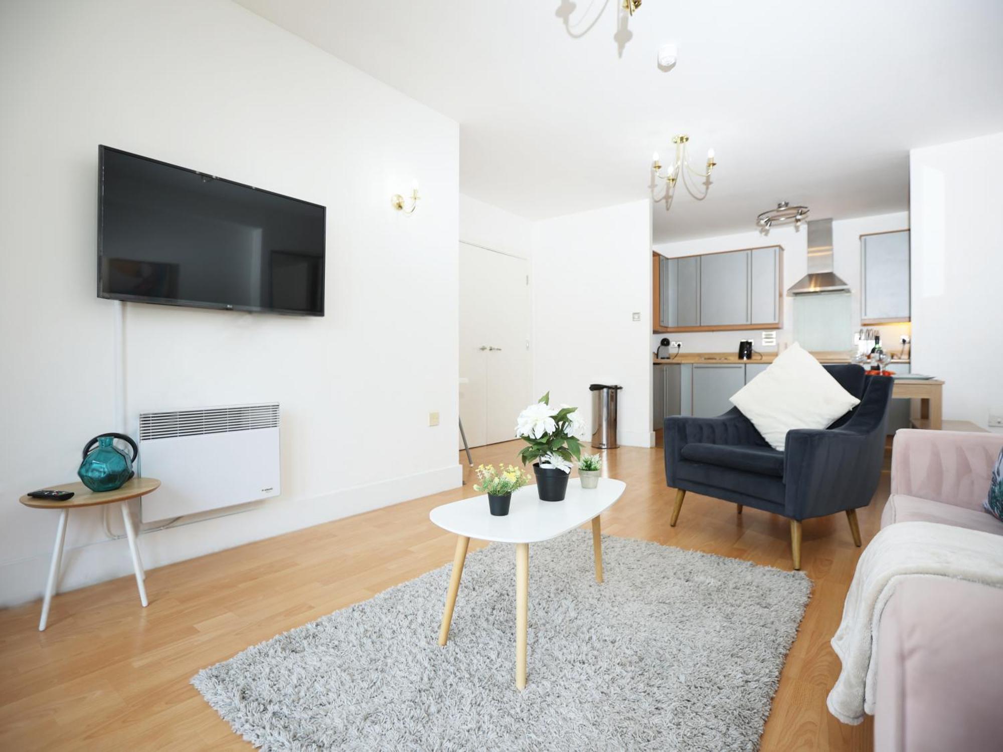 Apartment Queen Street Executive By N And N Stays, Close To Centre, Restaurants And Shops, Secure Private Parking, Perfect Location While Visiting For Work Or A Short Break Cardiff