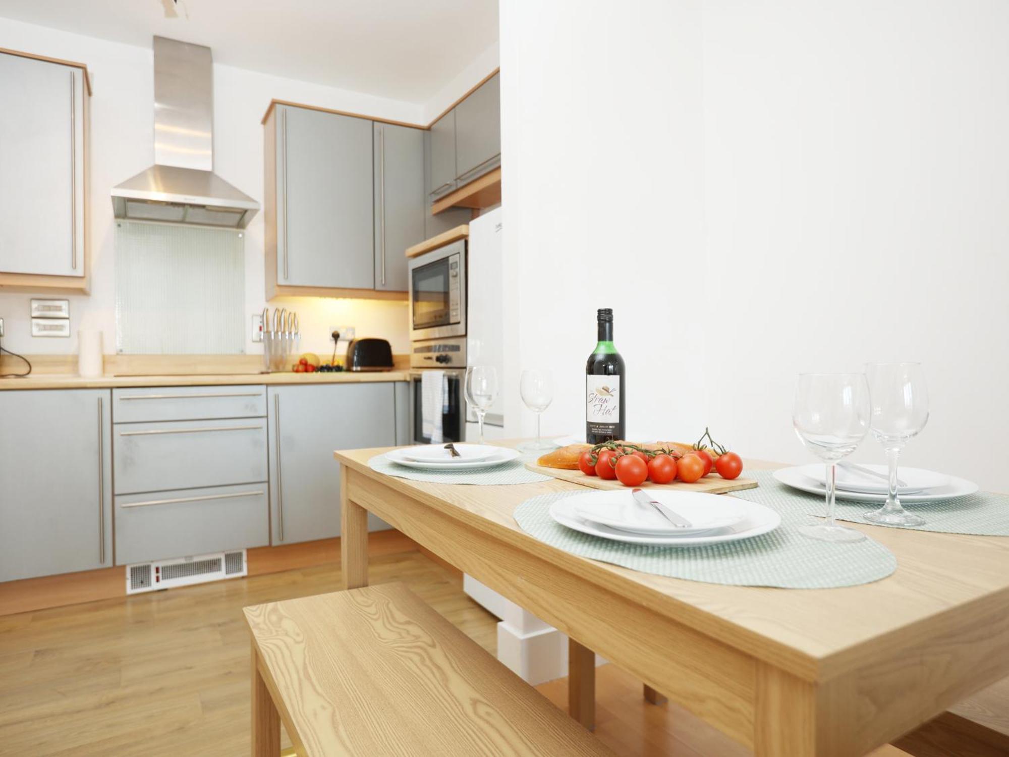Queen Street Executive By N And N Stays, Close To Centre, Restaurants And Shops, Secure Private Parking, Perfect Location While Visiting For Work Or A Short Break *