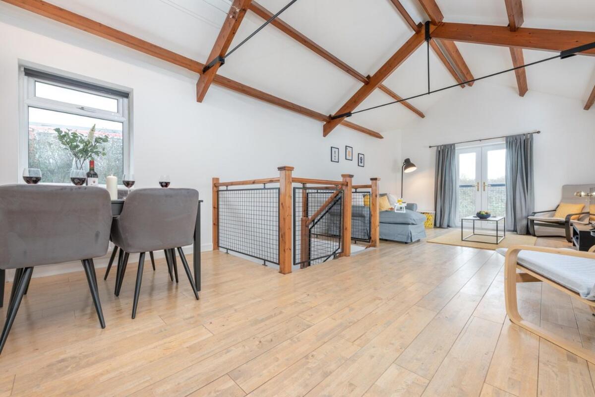 Chic 2 Bedroom House In The Heart Of