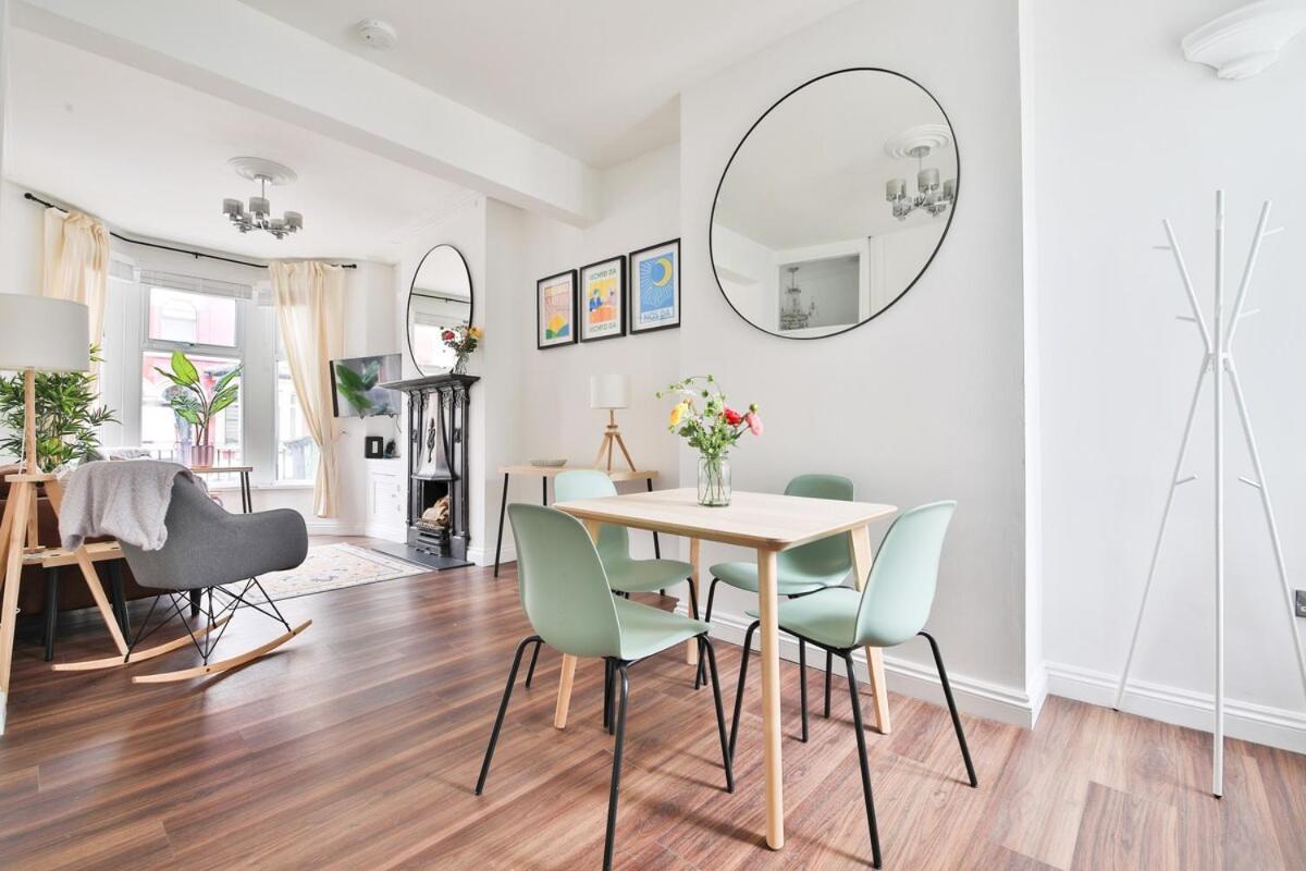 Stunning Cardiff Bay House *