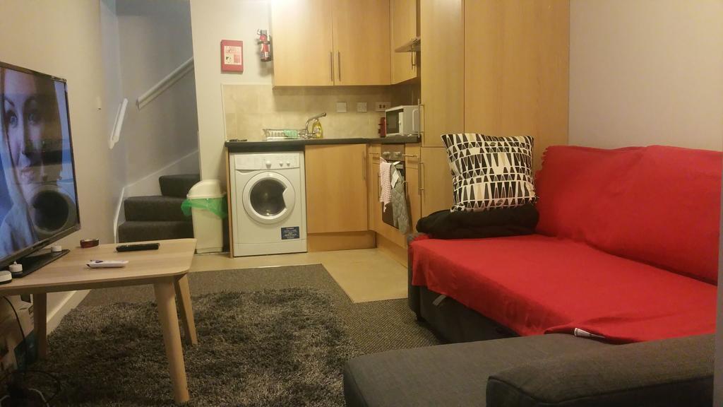 Lower Cathedral Road Apartment *