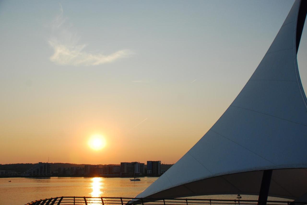 Central Century Wharf - Perfect Location, Swimming Pool And Gym Access Cardiff